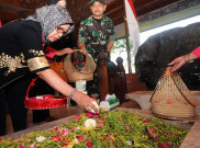 Ibunda Jokowi Ziarah ke Makam Bung Karno