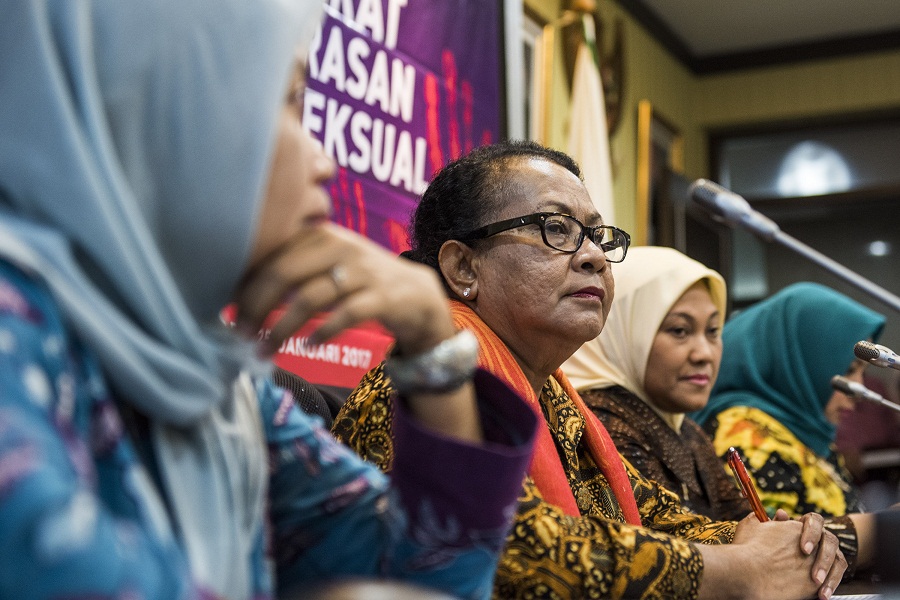Menteri Yohana Kunjungi Anak Korban Video Porno dengan Perempuan Dewasa