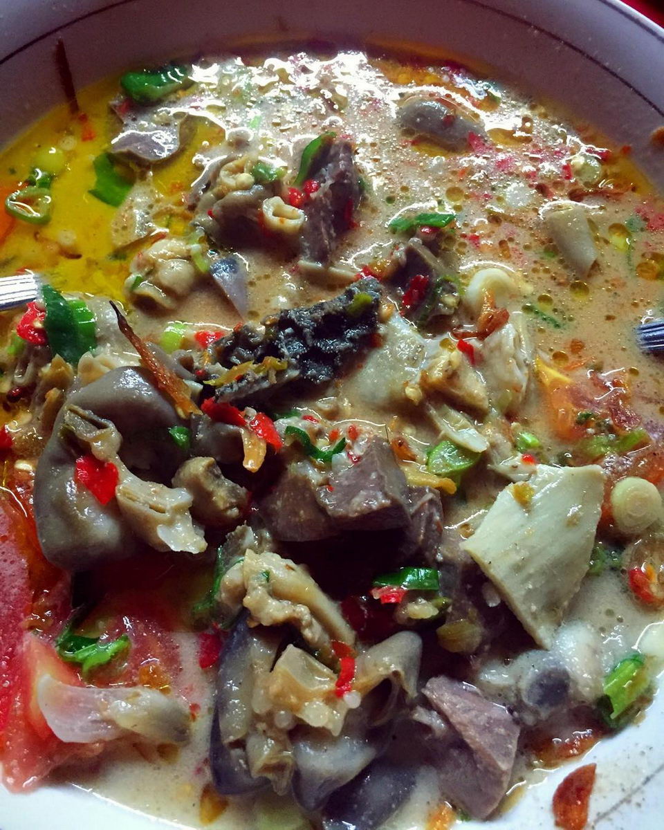 Sop Kambing jadi makanan khas Indonesia yang nikmat. (Foto nibble)