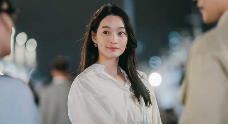 Inspirasi Fashion Ala Yoon Hye Jin di ‘Hometown Cha-Cha-Cha’