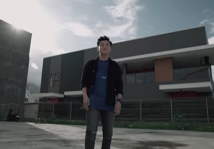 Lirik Lagu Dola Angga Dermawan Viral di TikTok dan YouTube: Mengapa Ko Jadi Bagini