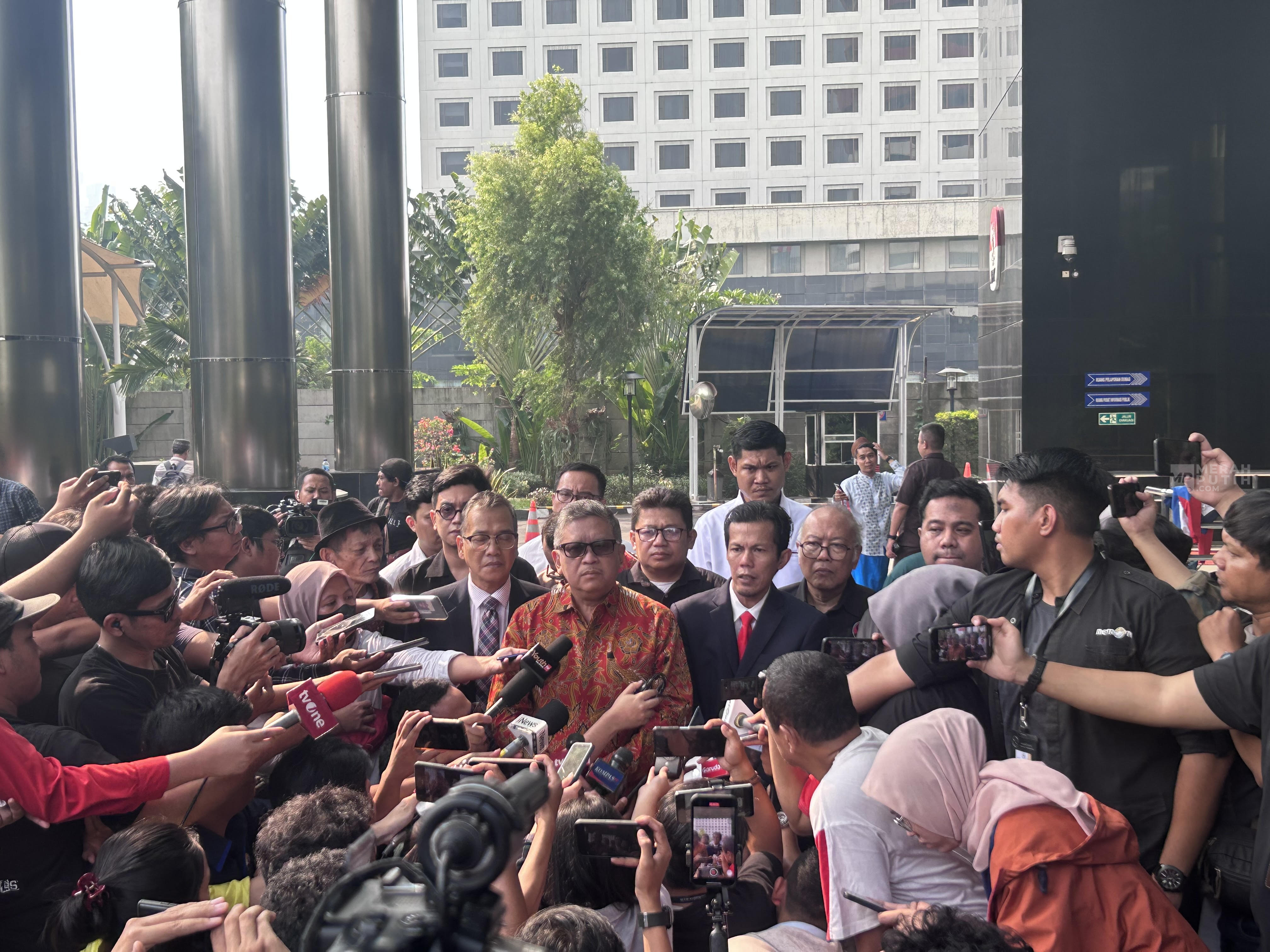 KPK Sita HP Sekjen PDIP Hasto Kristiyanto