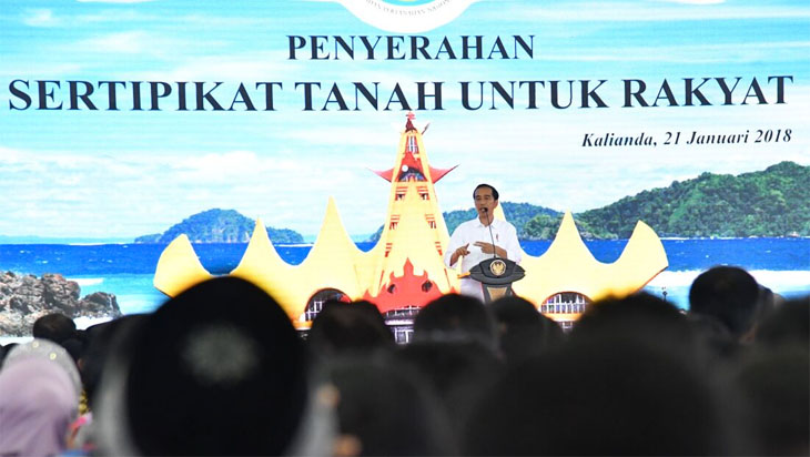 Presiden Jokowi Serahkan 3.500 Sertifikat Untuk Warga Lampung