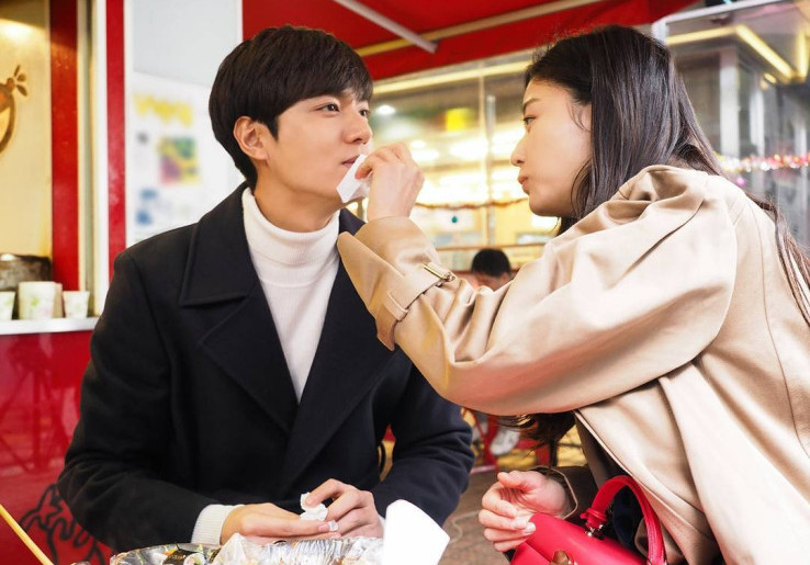 5 Pasangan Artis Drama Korea Paling Romantis Sepanjang Tahun 2016