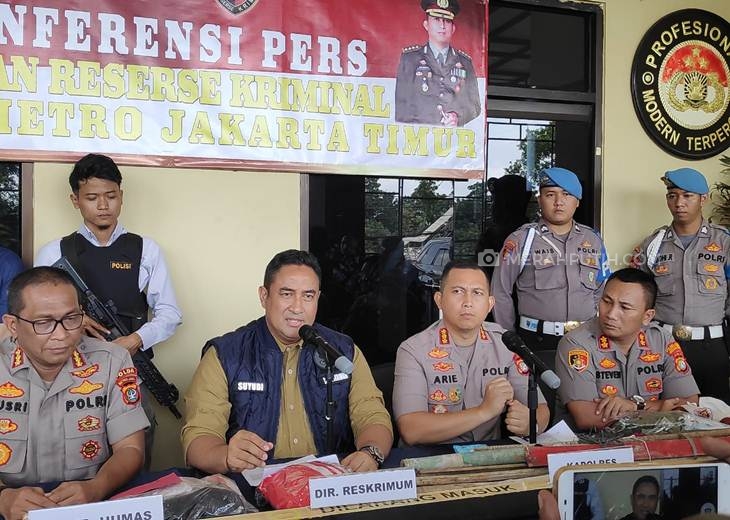  Konferensi pers terkait penyerangan Aeon Mall, Jakarta Garden City (JGC), Cakung Timur, Jakarta Timur pada Selasa (25/2) lalu. (Foto: MP/Kanugrahan)