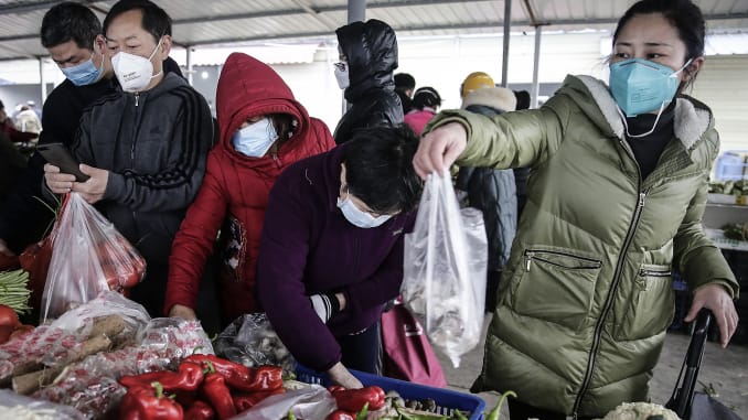 Krisis masker, hand sanitixer, dan bahan makanan dimana-mana. (Foto CNBC>com) 