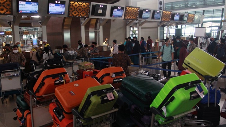 Pulang Umrah, Jemaah Diminta Tes COVID-19 dan Karantina Mandiri