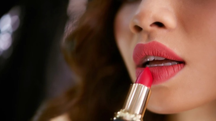 Begini Cara Bikin Lipstik Tahan Lama dan Anti Pudar