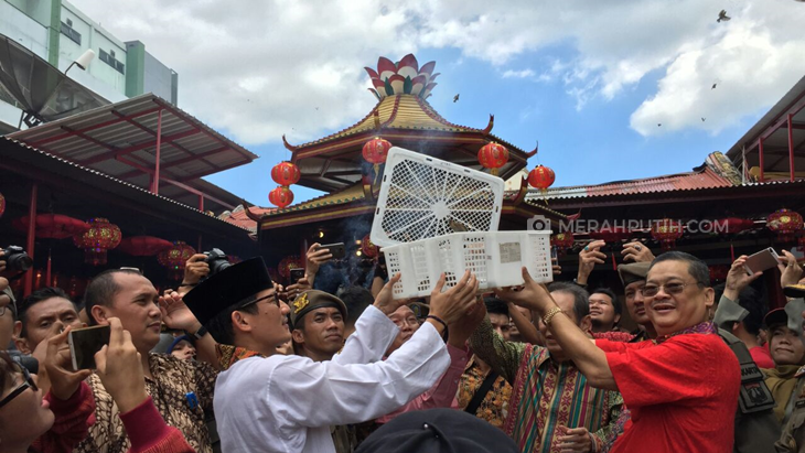 Ini Kata Sandi tentang Tradisi Melepas Burung saat Imlek