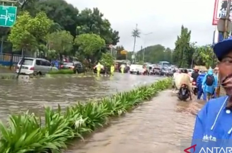 1 Ruas Jalan Dan 48 RT Di Jakarta Diterjang Banjir - Merahputih.com