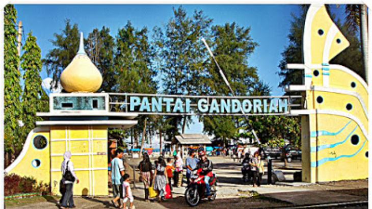 Pantai Gandoriah Pariaman