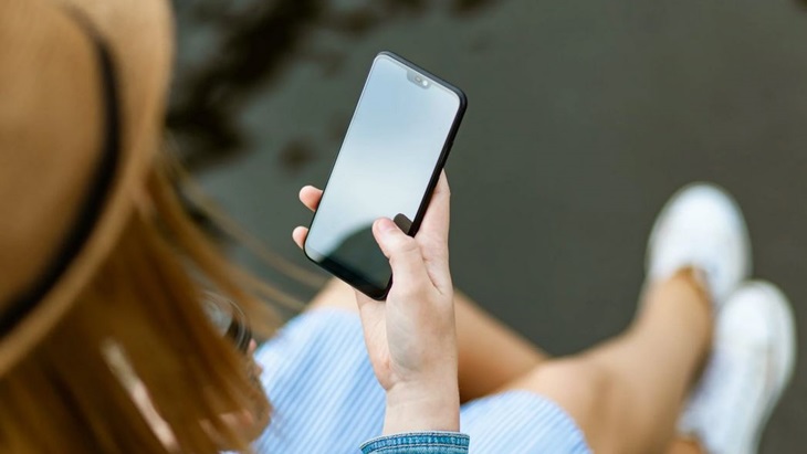 Ponsel Pintar dengan Layar 120Hz Segera Hadir Di Indonesia