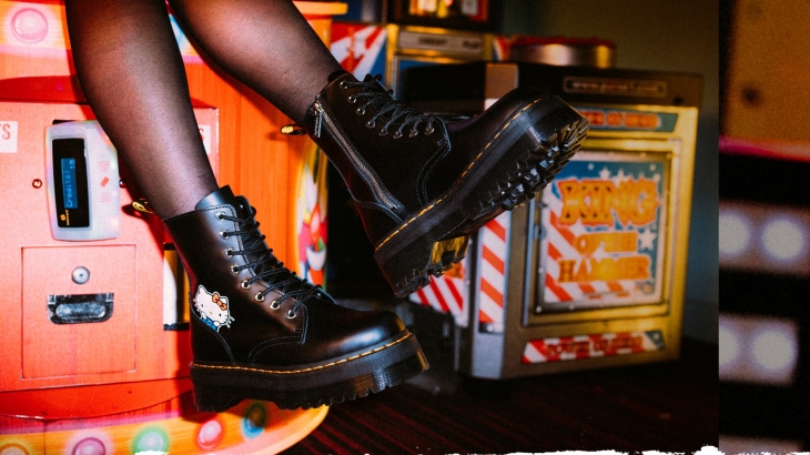 Ada Gambar Hello Kitty di Produk Dr. Martens