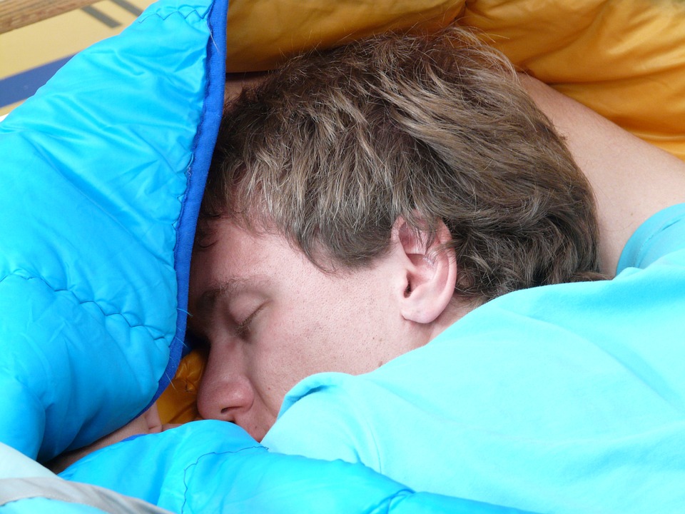 Tidur yang cukup adalah pilihan terbaik jika tak ingin libido turun (Pixabay/Hans)