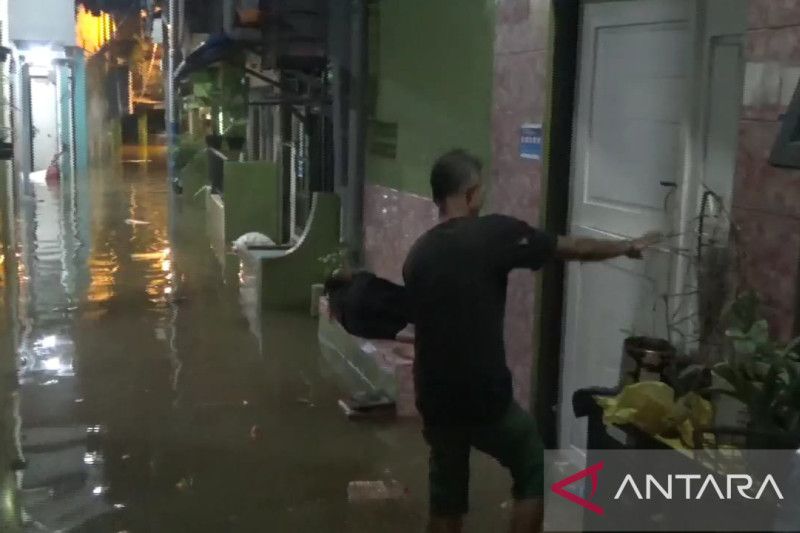 Banjir 1,2 Meter Rendam Kebon Pala Jakarta Timur