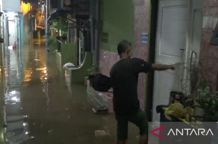 Banjir 1,2 Meter Rendam Kebon Pala Jakarta Timur 