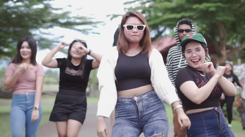 Lirik lagu Stelan Daboy Tampias Fams