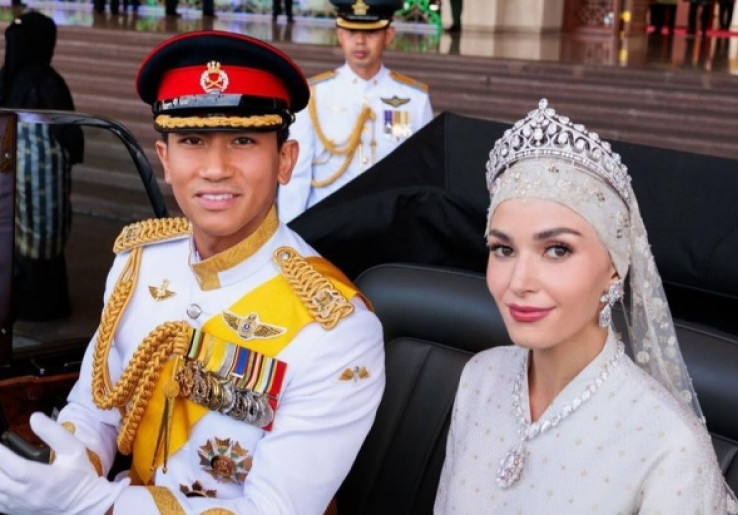Mewahnya Tiara Istri Pangeran Abdul Mateen, Harganya Capai Ratusan Miliar