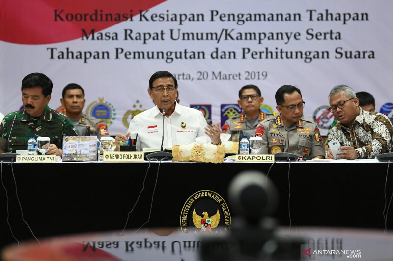 Wiranto bersama Kapolri Jenderal Tito Karnavian