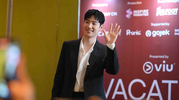 Ribuan Fans Terbius Pesona Lee Je-Hoon di Fan Meet 