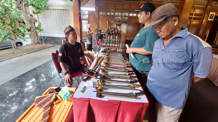100 Lebih Kolektor Berbagai Daerah Ramaikan Pameran Keris di Solo