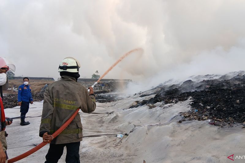 Kebakaran Hebat TPA Jatiwaringin Makin Meluas, Sudah 2 Hektar Lahan Habis Dilalap Api