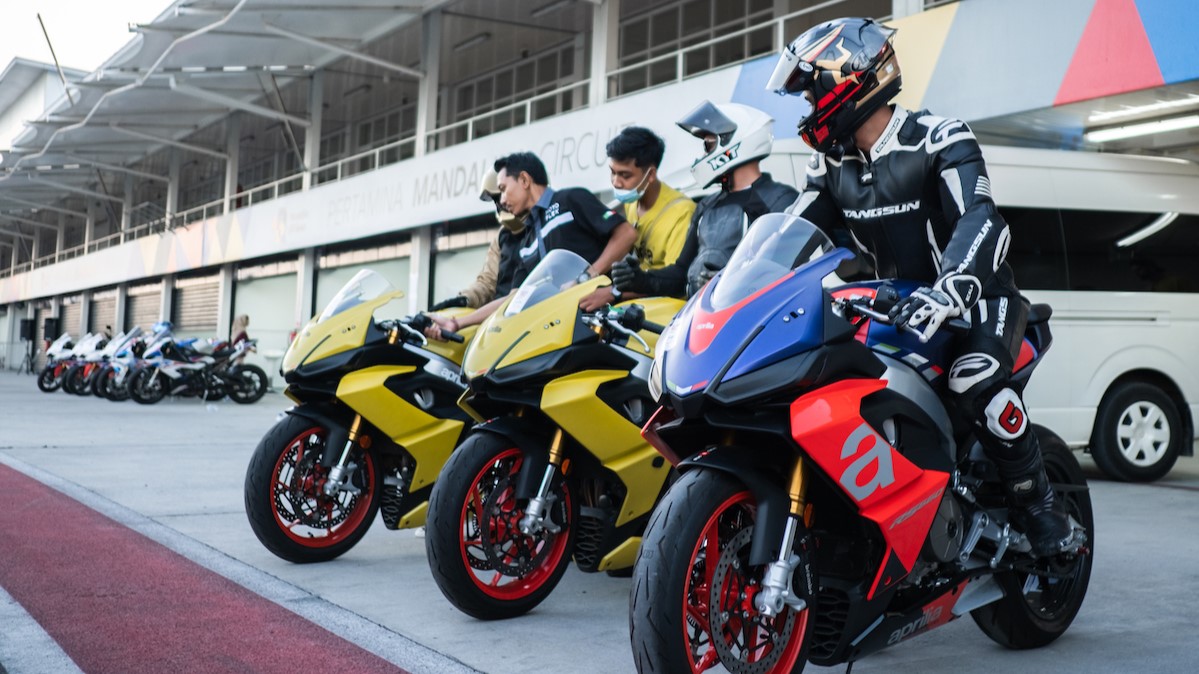 Aprilia Bagikan Tips Aman Berkendara di Sirkuit Mandalika