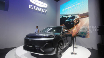 Mobil SUV Hybrid Geely Starray EM-i Unjuk Gigi di Ajang Otomotif GIIAS 2025