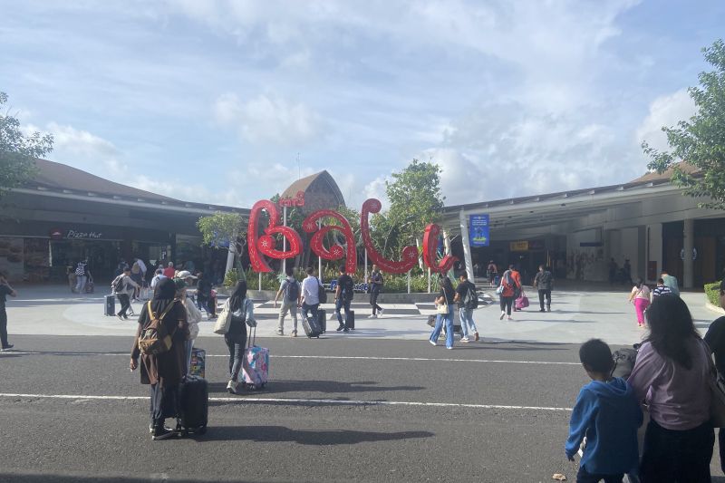 Indonesia Tidak Masuk 10 Kota Wisata Terbaik, DPR: Momen untuk Berbenah