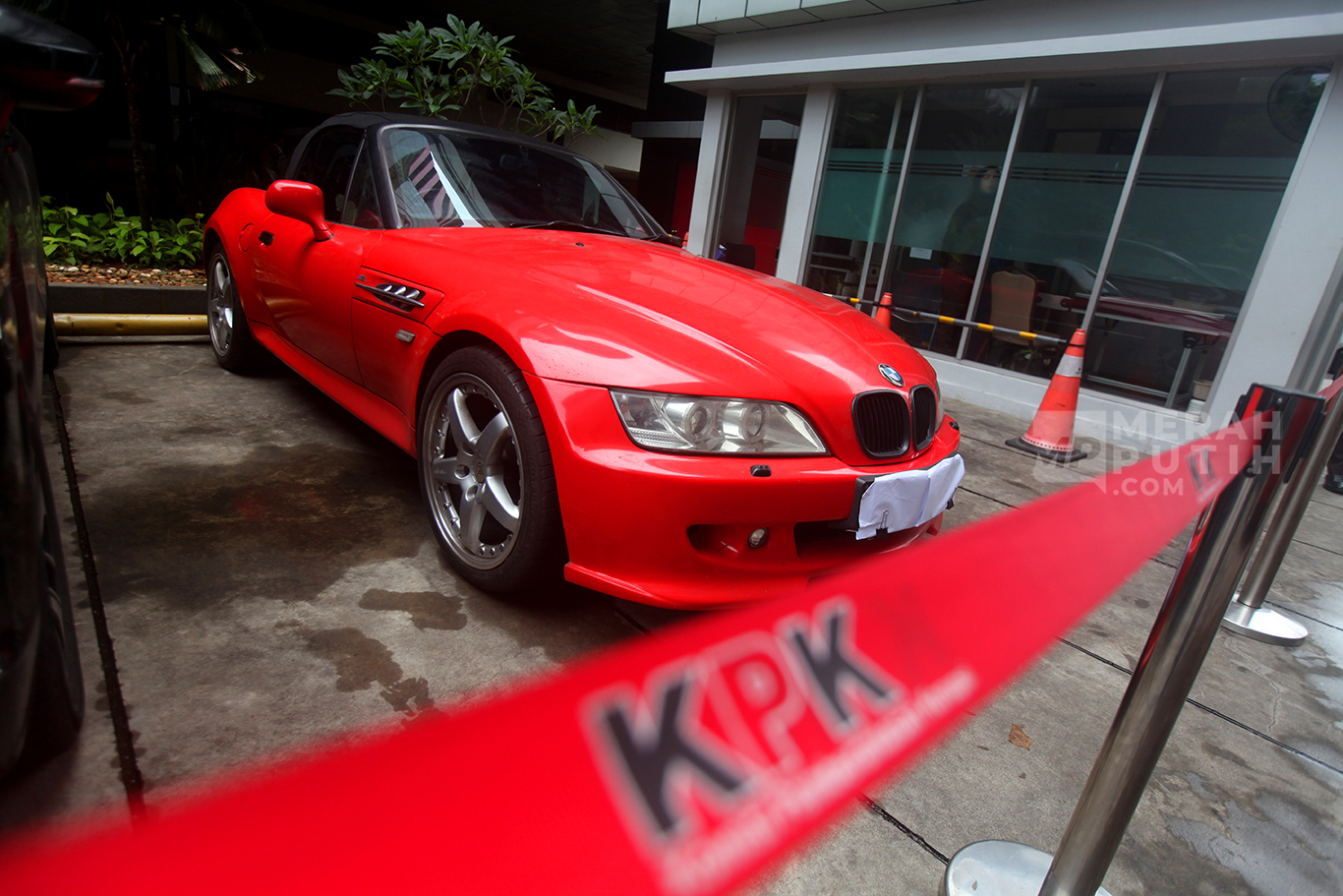 Motif KPK Pindahkan 13 Kendaraan Mewah Sitaan Kasus Kemenaker, Ada BMW hingga Vespa Matic