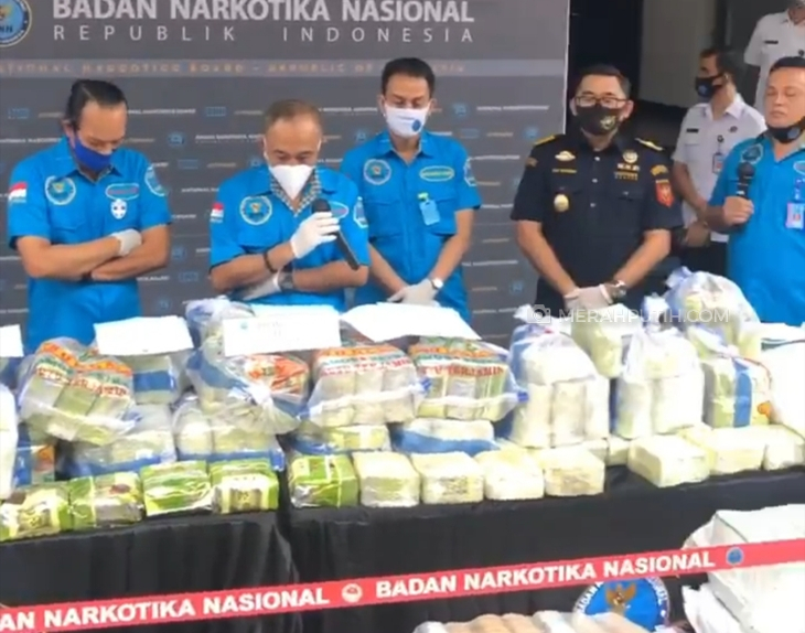 BNN merilis pengungkapan penyelundupan narkoba dengan modus pengiriman pisang dan jagung. (Foto: MP/Kanugrahan)