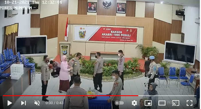 Tangkapan Layar Kapolres Nunukan pukul anak buah.