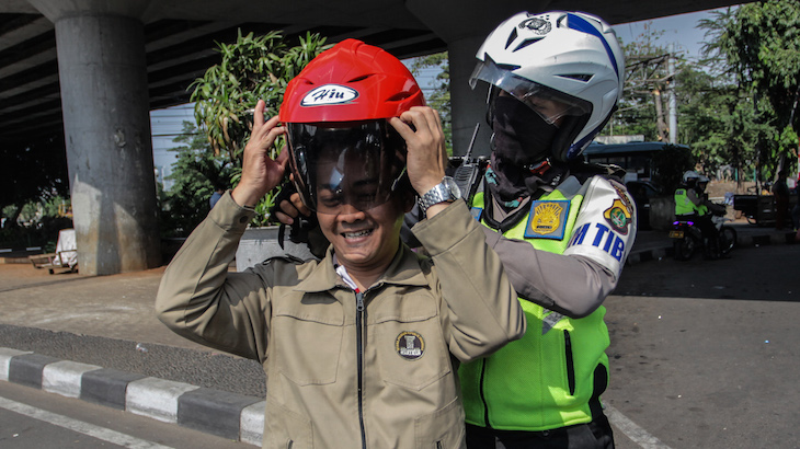Polda Metro Akan Berdayakan Pak Ogah Atur Lalu Lintas 