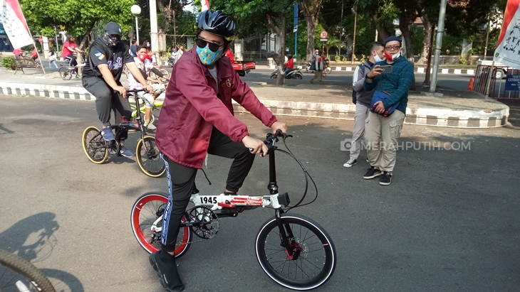 Jokowi Pamer Sepeda Lokal Edisi Kemerdekaan