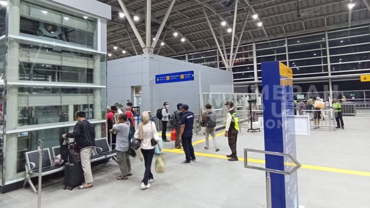Imbas Aksi Unjuk Rasa di DPR/MPR, 10 Perjalanan Kereta Api Berhenti di Stasiun Jatinegara