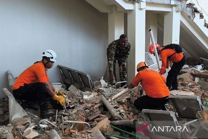 27 Ton Logistik Dikirim ke Sejumlah Wilayah Terdampak Gempa di NTT,  3.500 Personel TNI dan Polri Telah Diterjunkan