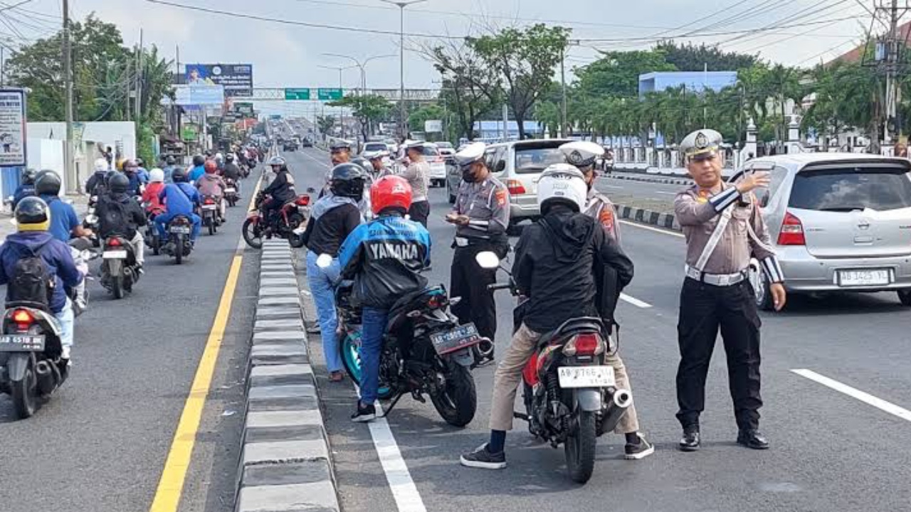 Ratusan Pengendara Kena Tilang saat Operasi Keselamatan Jaya, Terbanyak Tak Pakai Sabuk Pengaman