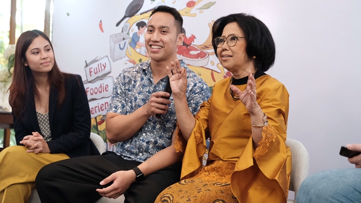 Chef Sisca Soewitomo (kanan) dalam acara Endeus Festival, di Le Meredien Jakarta, Jumat (13/9). (Foto: Endeus Tv)