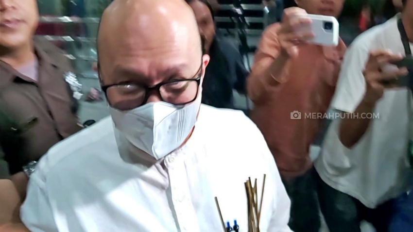Diperiksa KPK 9,5 Jam, Dirut PT Taspen Kosasih Irit Bicara