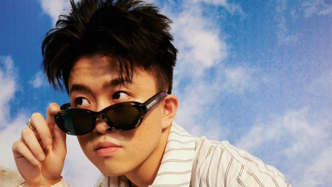 Rich Brian Kolaborasi Bersama TiaCorine di 'Pump It Up'