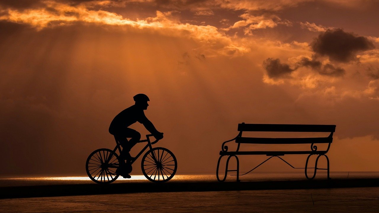 Tips Aman Bersepeda Malam Versi Bike To Work