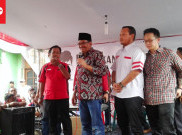 Polemik Peci, Djarot Bantah Tiru Anies-Sandi 