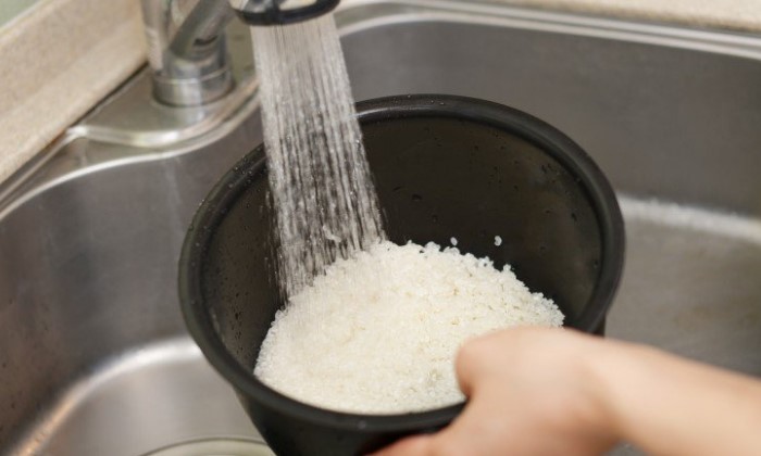 Kesalahan Mencuci Bahan Makanan yang Seringkali Kita Lakukan