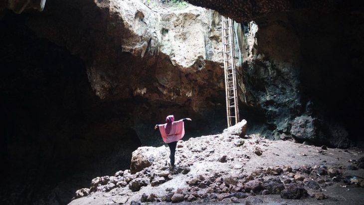 Pesona Indah di Gua Bangkang Lombok