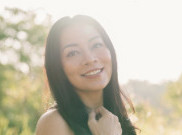 Dee Lestari Kembali ke Musik dengan Single Intim '(Jangan) Jatuh Cinta', Angkat Kisah Tentang Cinta yang Tak Terencana