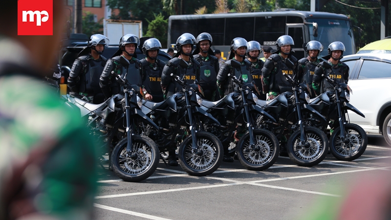 Patroli Gabungan TNI dan Polri Pasca Bentrok Angkot