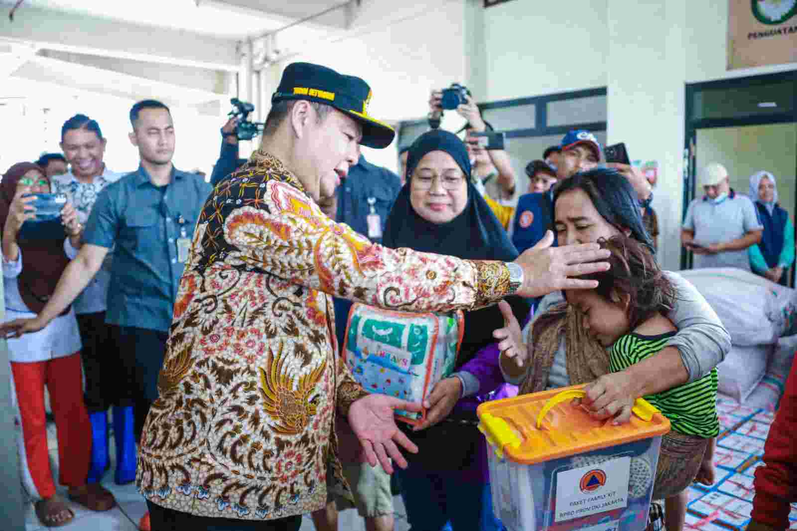 Pengungsi di Rusunawa Semper Dapat Bantuan dari Pemerintah, Ada Seragam Sekolah hingga Makanan Siap Saji