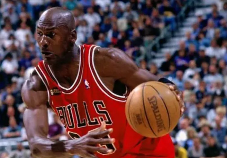 Pecah Rekor! Jersey 'Last Dance' Michael Jordan Terjual Rp226 Miliar