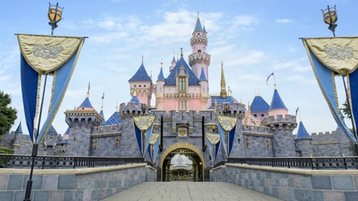 Sutradara 'Halloween Kills' Garap Film Tentang Pembuatan Disneyland