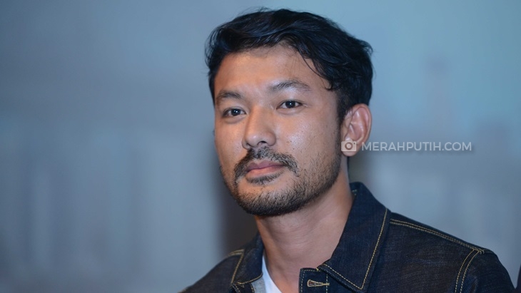 Beban yang Harus Dilewati Rio Dewanto di Film Hanum & Rangga